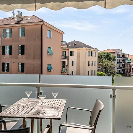 - Beaches 250m - Train Station 1 Min - Air Conditioning - Wifi
