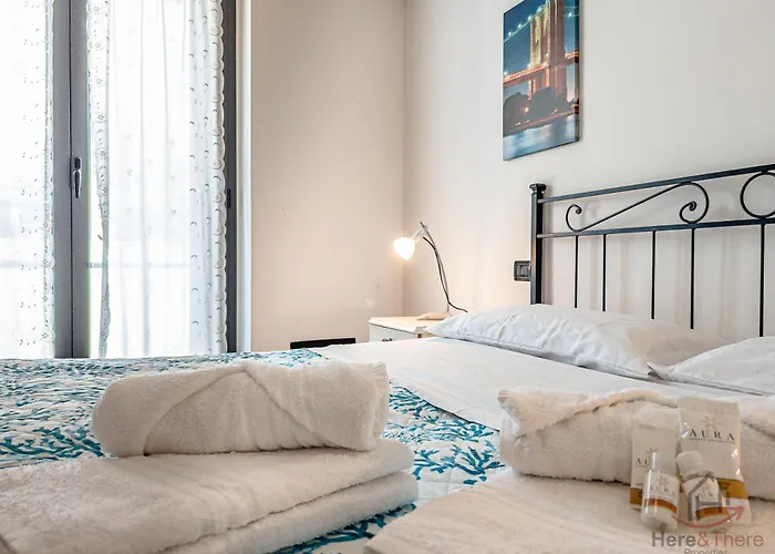 - Beaches 250m - Train Station 1 Min - Air Conditioning - Wifi Apartment