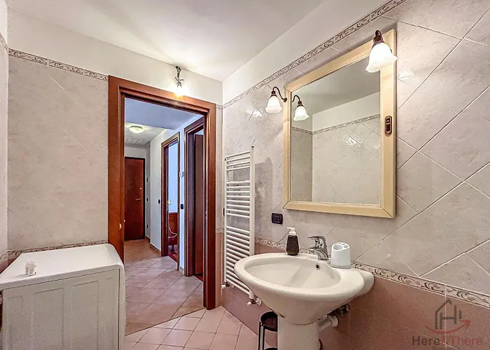 - Beaches 250m - Train Station 1 Min - Air Conditioning - Wifi