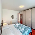 - Beaches 250m - Train Station 1 Min - Air Conditioning - Wifi