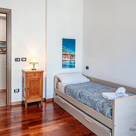Апартаменты - Beaches 250m - Train Station 1 Min - Air Conditioning - Wifi *