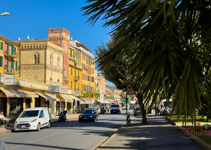 - Beaches 250m - Train Station 1 Min - Air Conditioning - Wifi